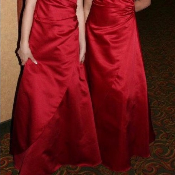 Junior bridesmaid by David’s Bridal.  Size 8 - Picture 2 of 2